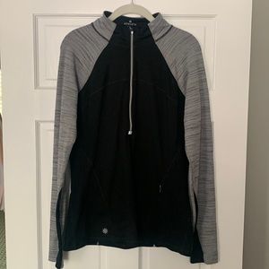 Athleta 1/2 Zip Long Sleeved Pullover- Women’s Large - EUC